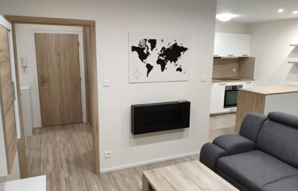 Prodej bytu 2+kk 66 m² s garážovým stáním a dvěma lodžiemi – Praha Vršovice, ul. Uzbecká